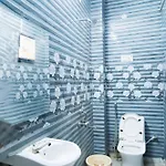 Mannat Stay - Near Laxmi Nagar Metro
