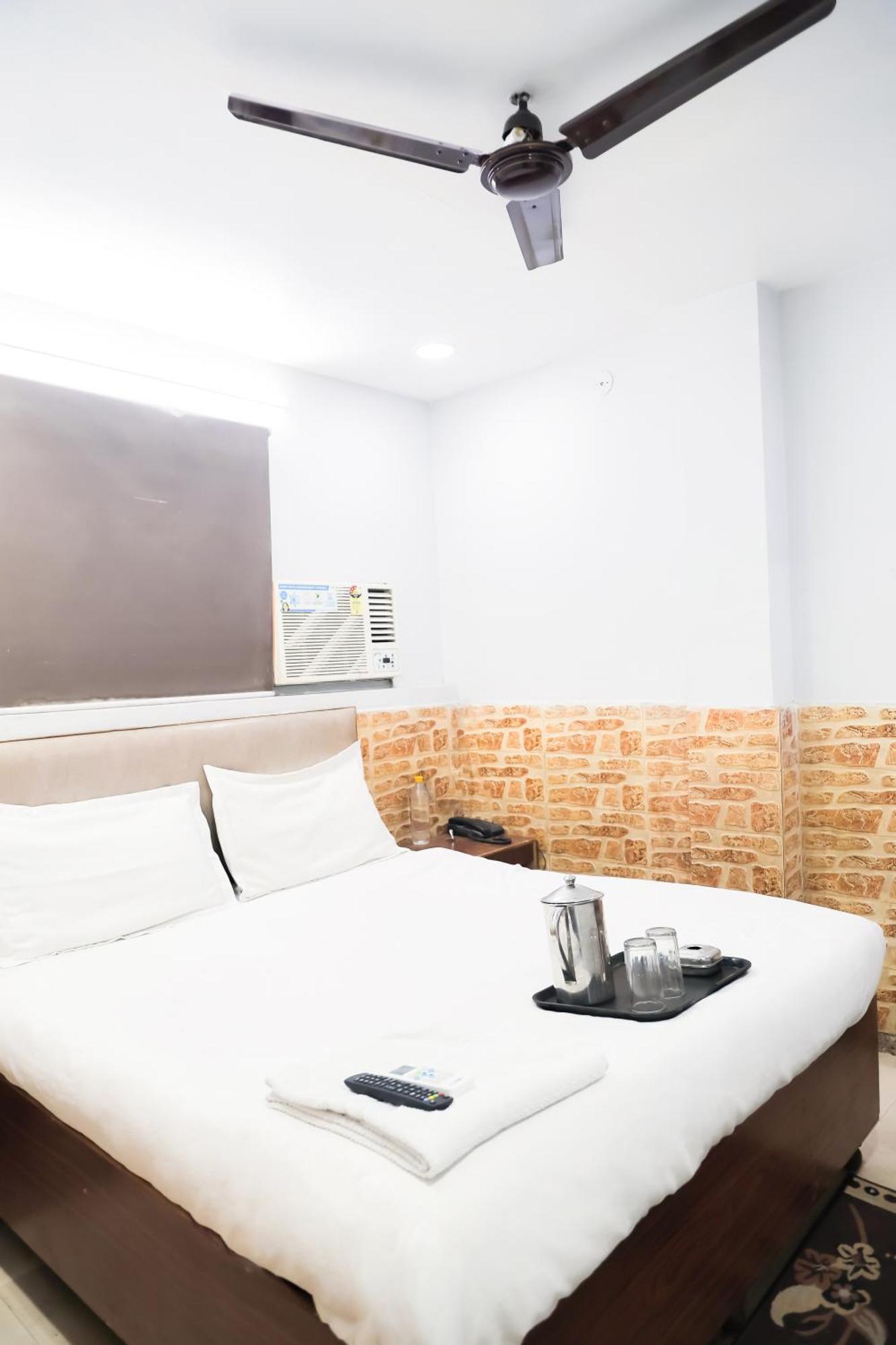 Mannat - Near Laxmi Nagar Metro Hotel New Delhi