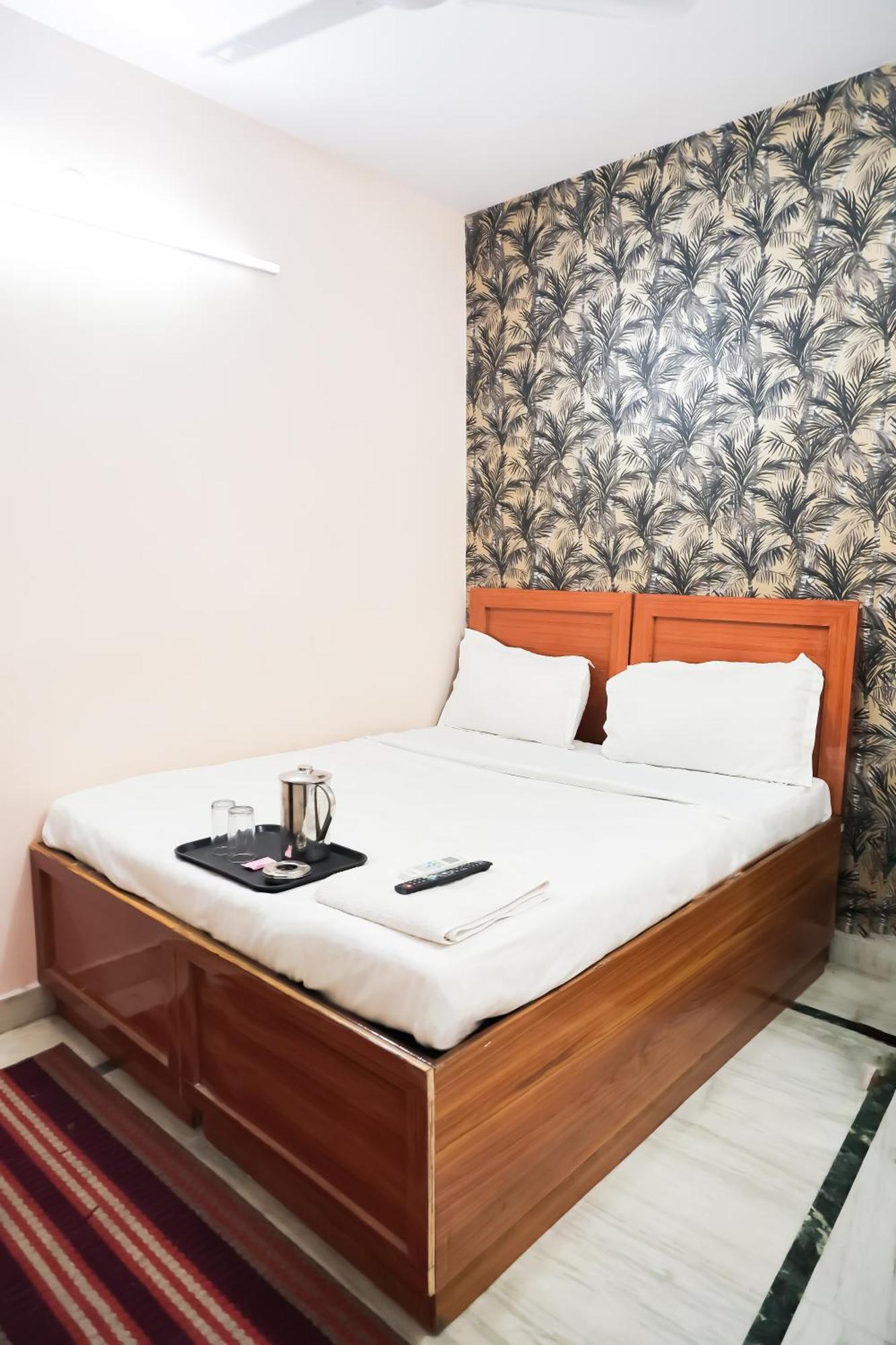 Mannat - Near Laxmi Nagar Metro Hotel New Delhi
