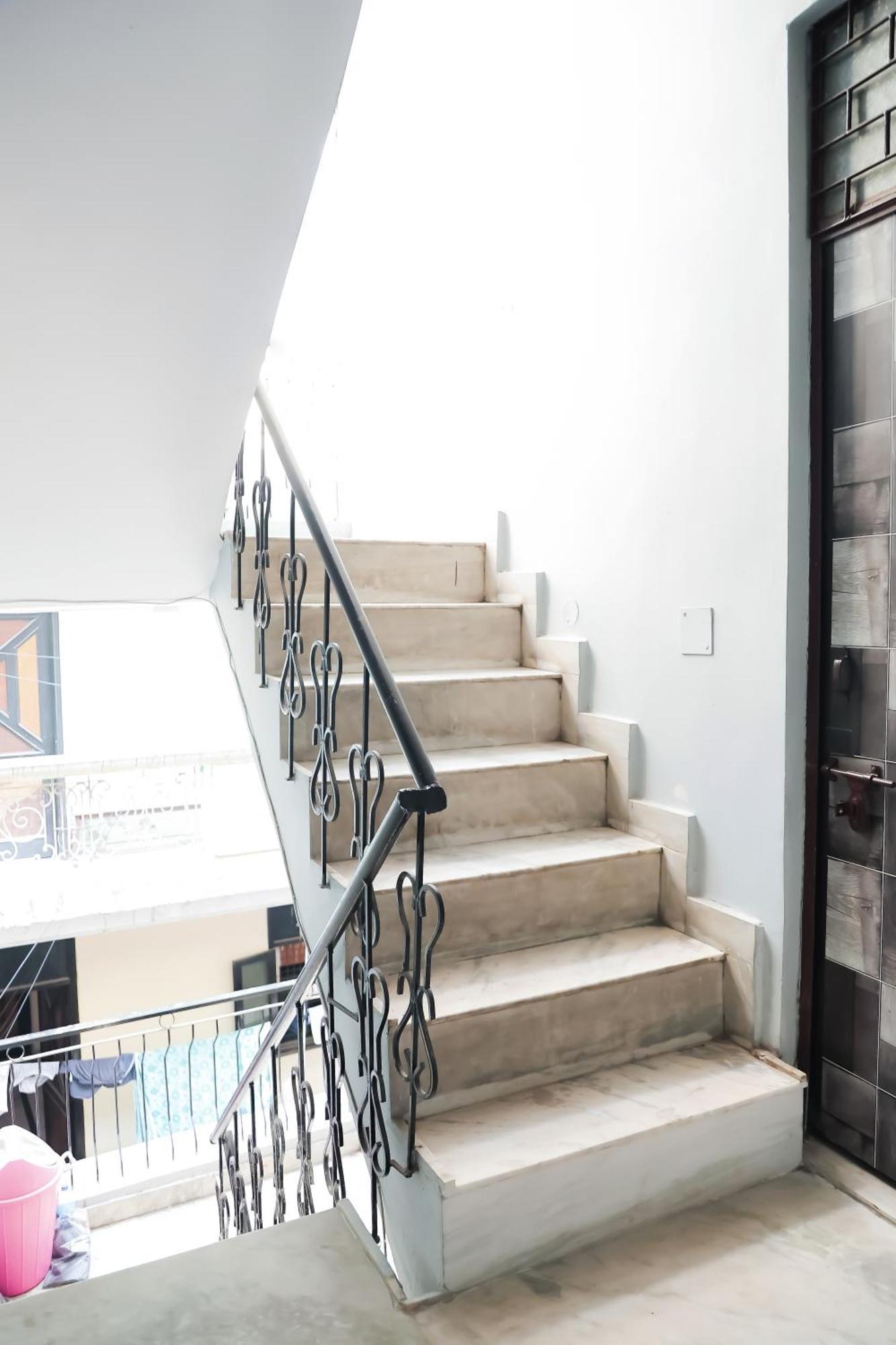 Mannat - Near Laxmi Nagar Metro 3*