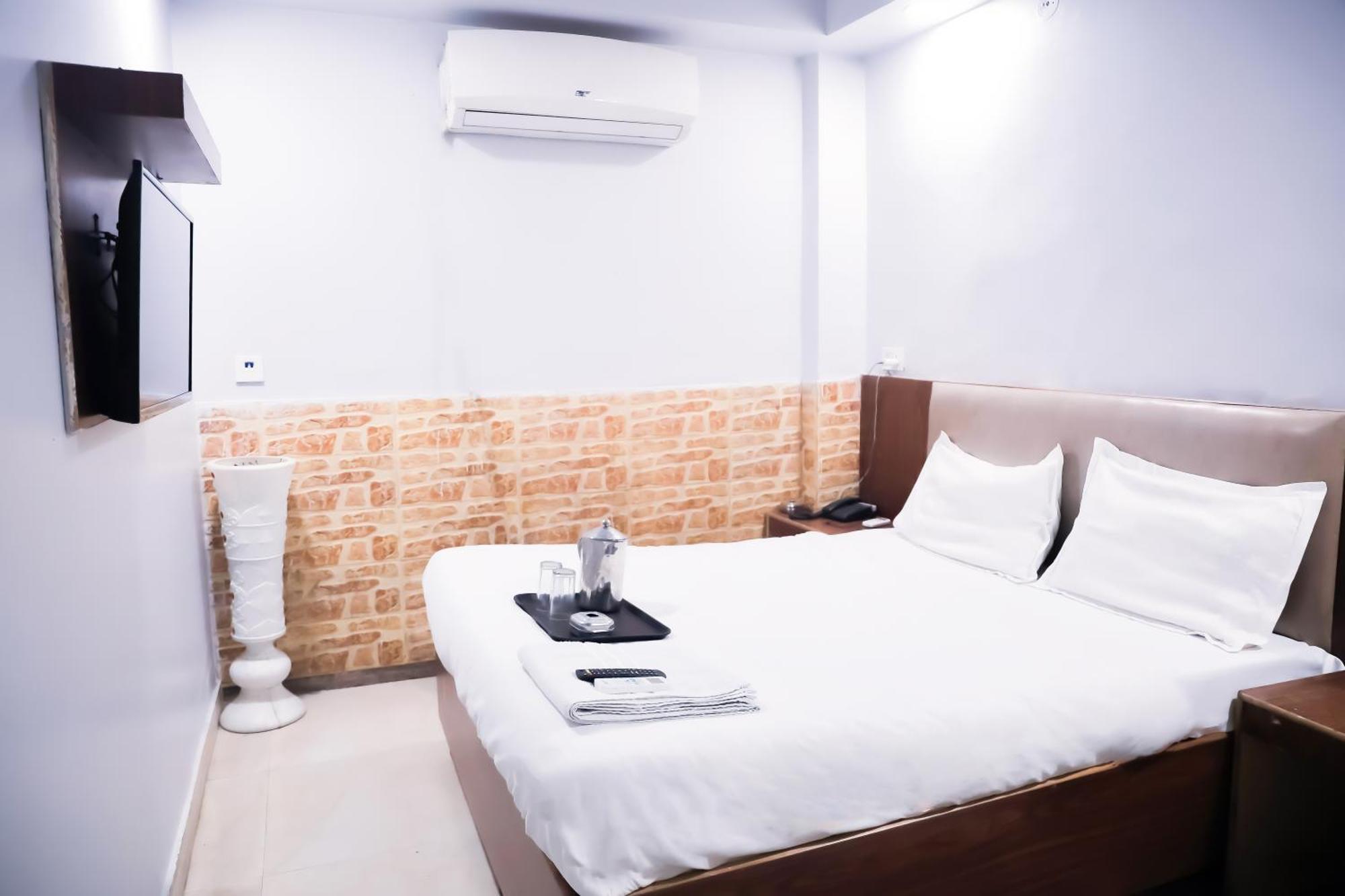Mannat - Near Laxmi Nagar Metro Hotel New Delhi
