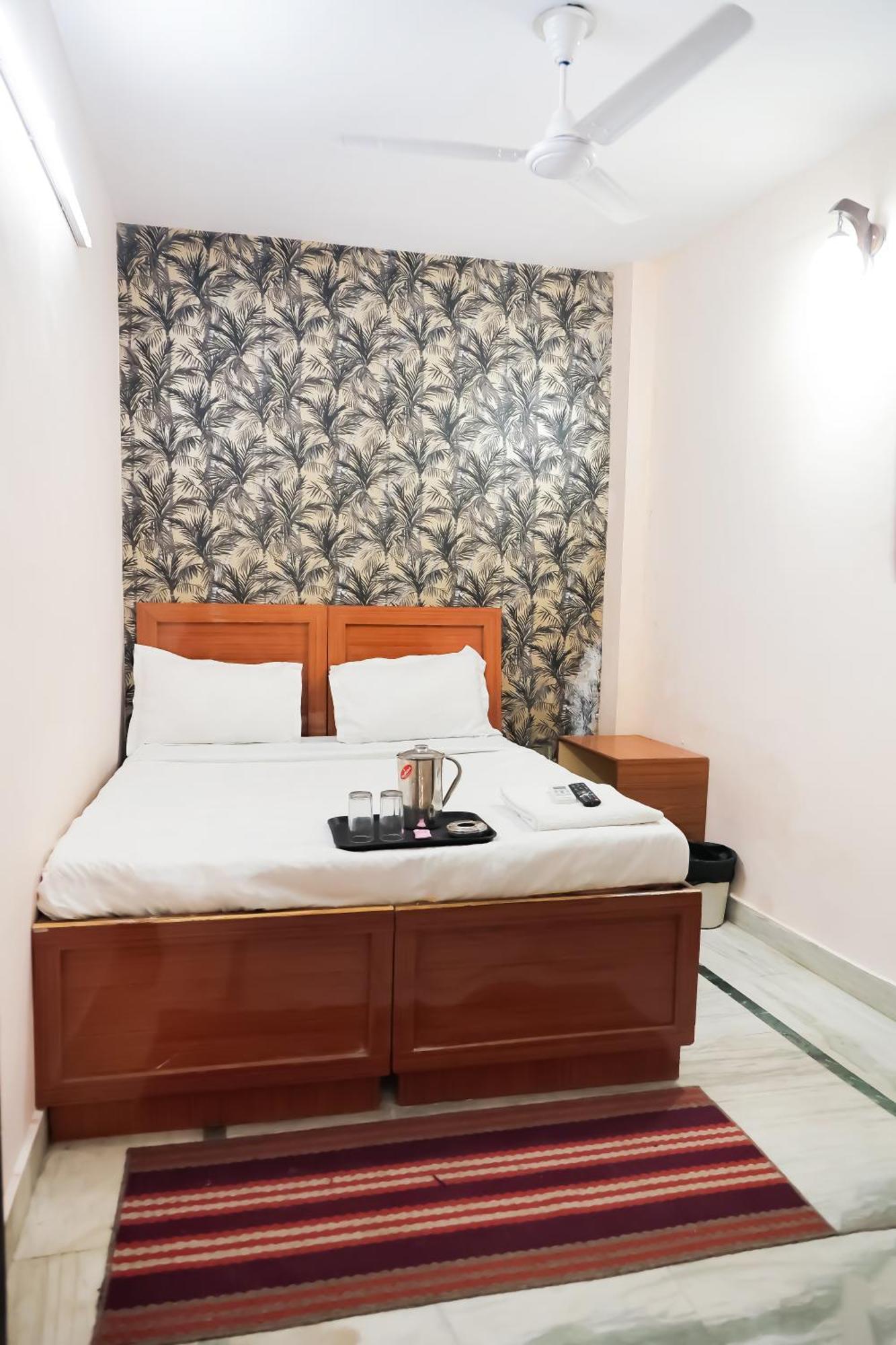 Mannat - Near Laxmi Nagar Metro 3* New Delhi
