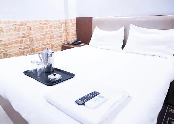 Mannat Stay - Near Laxmi Nagar Metro