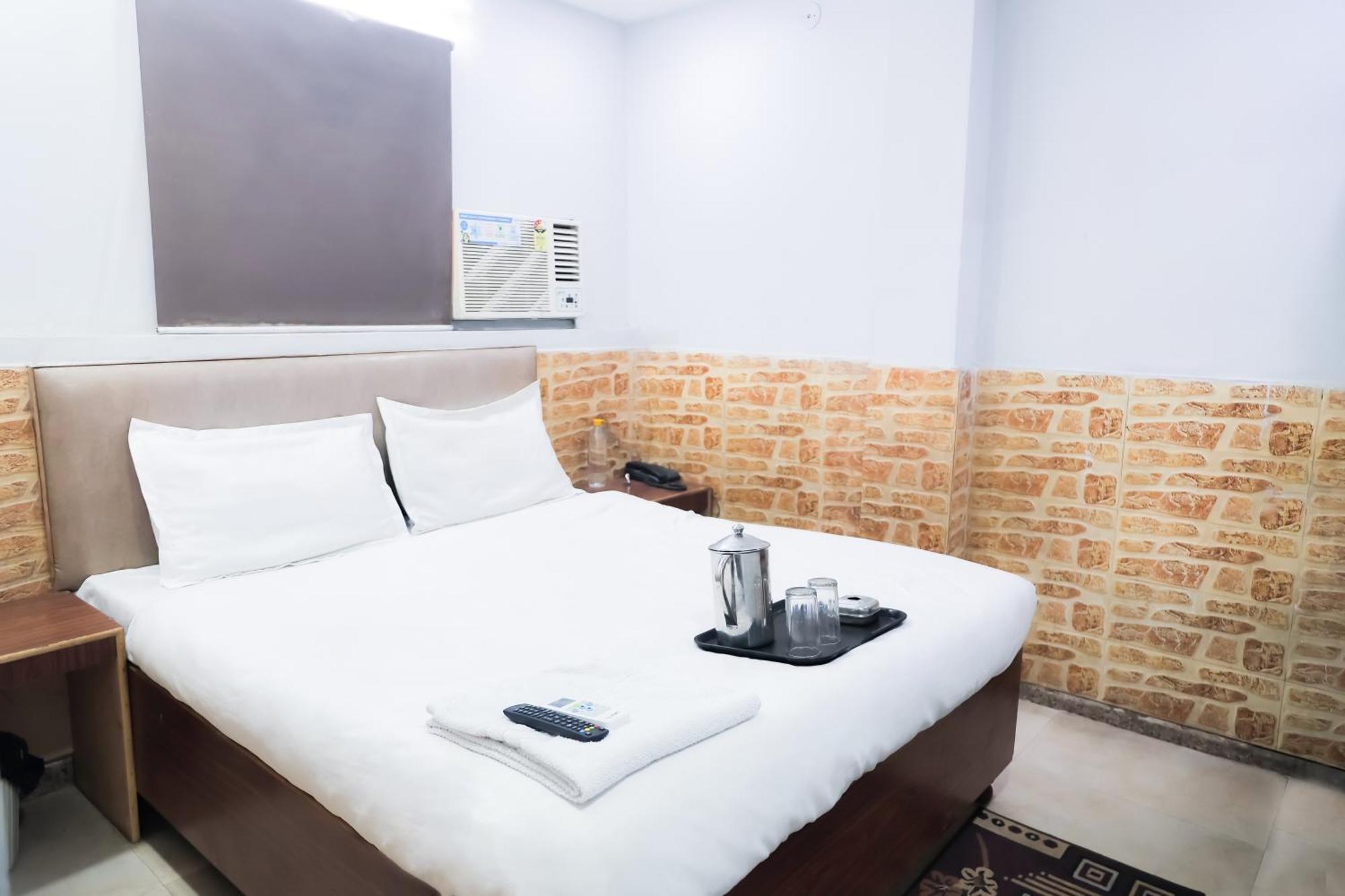 Hotel Mannat - Near Laxmi Nagar Metro New Delhi