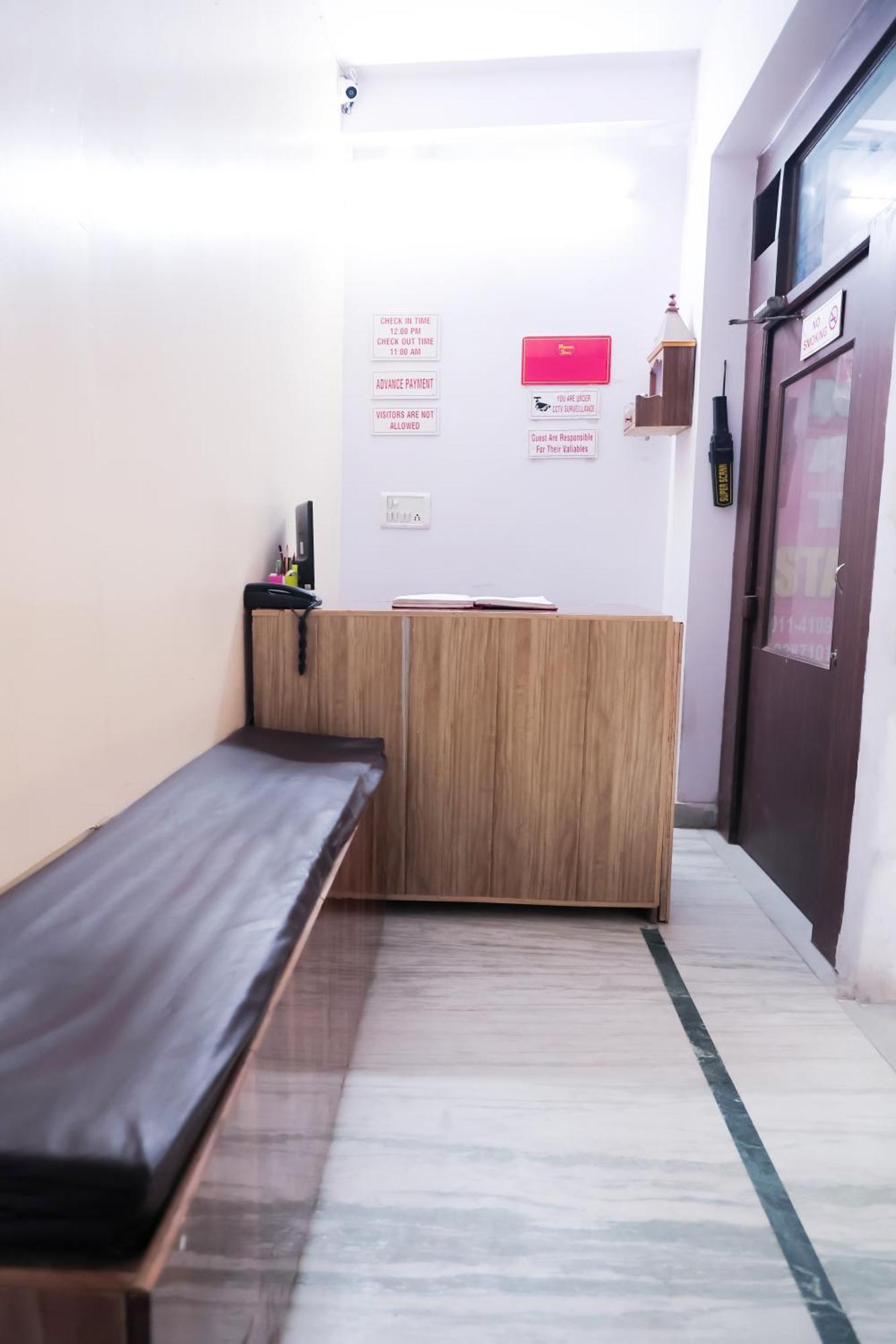 Mannat - Near Laxmi Nagar Metro Hotel 3*